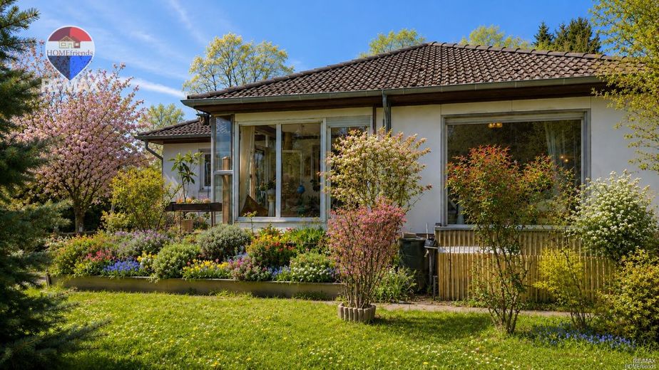 Einfamilienhaus in Berlin-Lichtenrade mit Vollkeller, Garage, 5 Zimmer| 596 m² Grundstück |Kamin &amp; Garten! – Garten