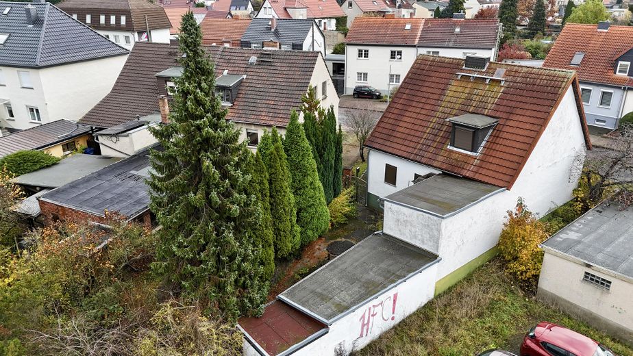 Von außen seitlich