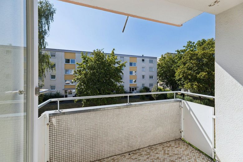 Tolle und gemütliche 3,5-Zimmer-Wohnung im beliebten D-Programm-Viertel von Amberg – Balkon