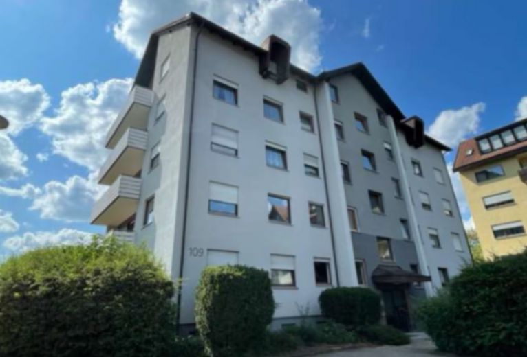 Mehrfamilienhaus auf Reutenen