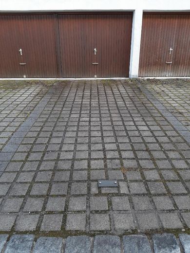 Haus-im-Haus in Feldkirchen – Garage mit Stellplatz