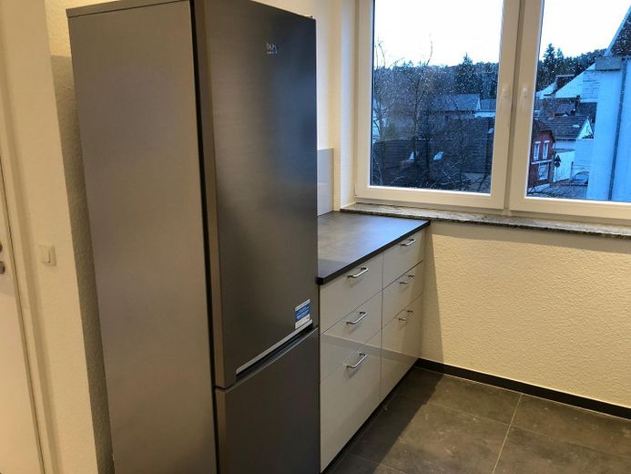 Affascinante appartamento duplex con 5 locali e terrazza sul tetto a Mechernich – Libero dal 01.11.2026 – Küche