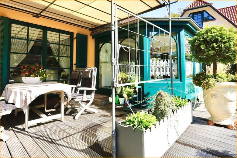 Terrasse mit Markise