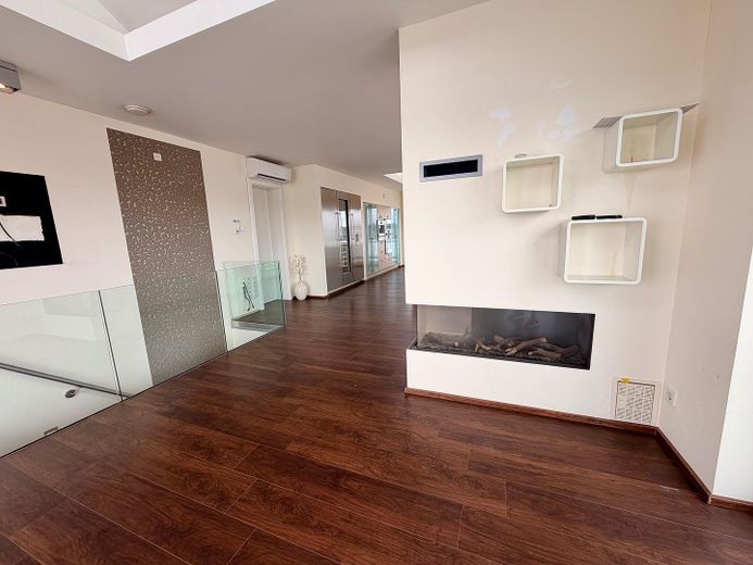 Limburg şehir merkezinde lüks penthouse – 196 m², katedral manzarası, whirlpool ve Gaggenau mutfak – Gaskamin