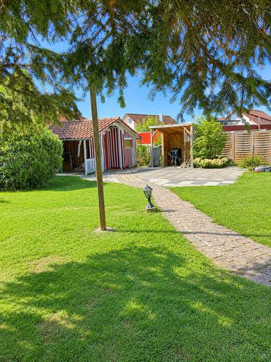 Viel Raum. Viel Privatsphäre. Viel Lebensqualität - schönes Einfamilienhaus in Herdwangen-Schönach – Garten Teilansicht