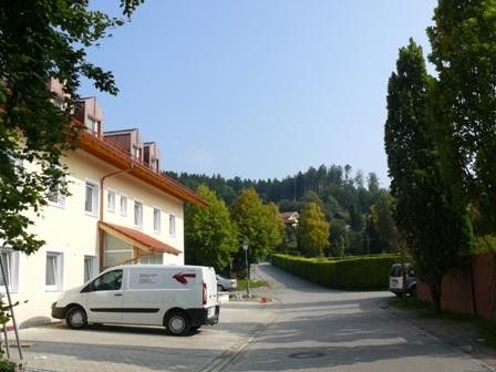 4-Zi.-Wohnung mit großem Balkon in Feldkirchen-Westerham – Ansicht Ostseite