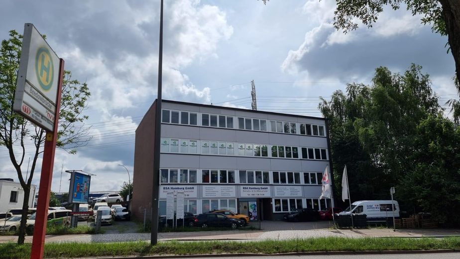 314 m² kantoorruimte met 10 ruimtes, glasvezel & parkeerplaatsen – zonder makelaarscourtage in Hamburg-Billbrook – Außenansicht