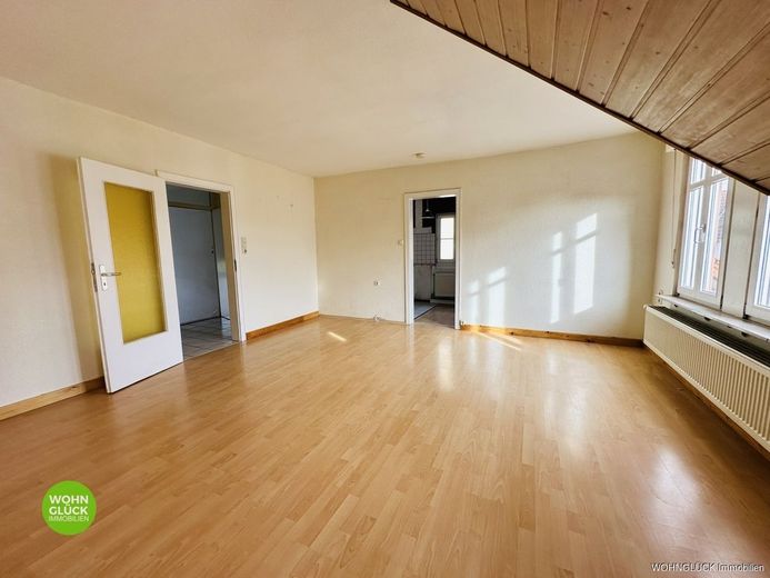 Familienhaus mit Scheune - Ausbaupotential! – Wohnen_OG