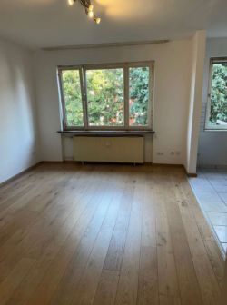 Neustadt: vacant 2-room condominium with balcony in the popular "Flüsseviertel" in Bremen Neustadt – Wohnzimmer