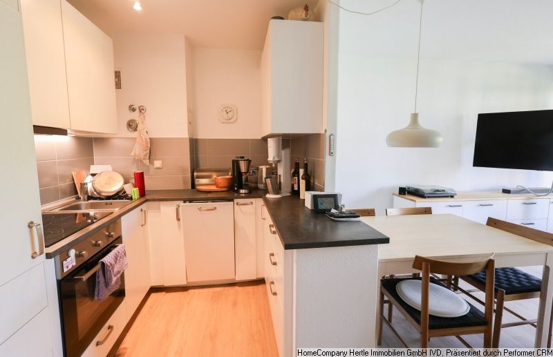 Freundlich und angenehm möbliert mit TG-Stellplatz für 3,5 Monate in toller Lage der Oberau, Freiburg – ef463f36ec740ee5844da00e0f486b0fd8614f5b.jpg