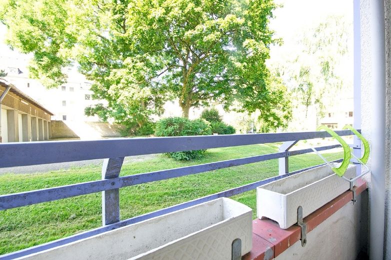 Bright, attractively furnished apartment with balcony and internet access, quiet and centrally located, approx. 200 metres from the “Planckstraße” underground station – 3bf1576956cd9cfaa20a49ac1ba842162dbbbc08.jpg