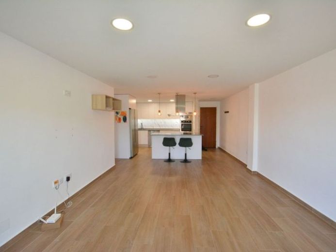 Renoviertes Appartement mit 3 Schlafzimmern, 2 Bädern und Tiefgaragenstellplatz nur 200 m vom Strand – Foto 1