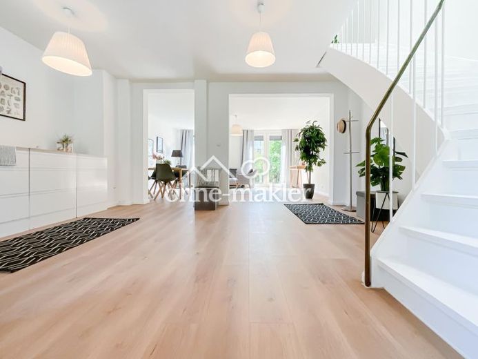 Wohnen mit Freiraum – charmantes Reihenhaus in Hamburg-Schnelsen – Foto 1
