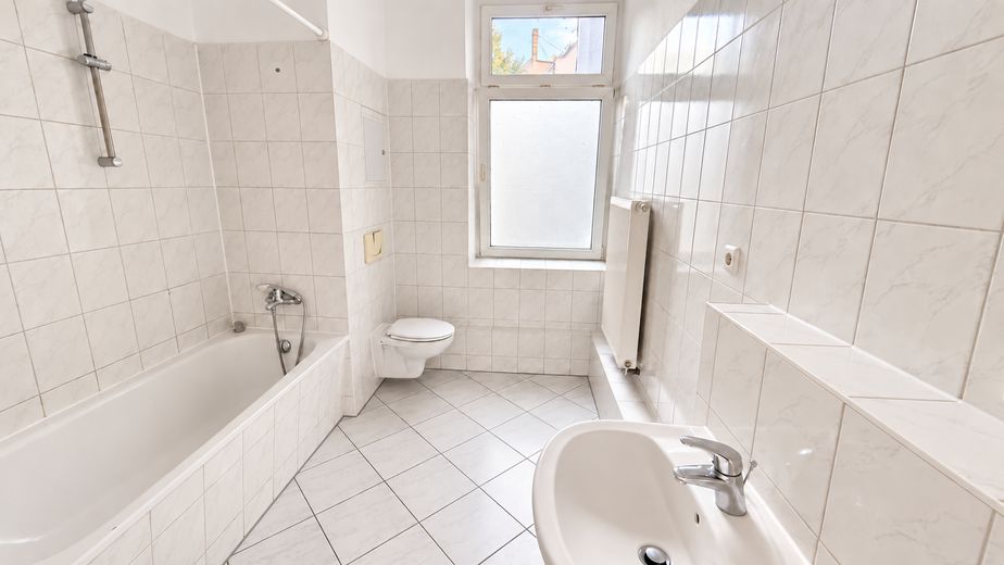 Renovierte 3-Raum-Wohnung in Leipzig – Zweinaundorfer Straße im 1.OG – Foto 4