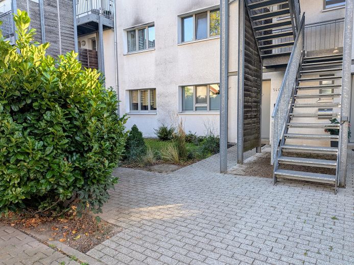 Wunderschöne Maisonette-Wohnung in bester Lage mit Garten - Erbpacht – Haus von Straßenseite