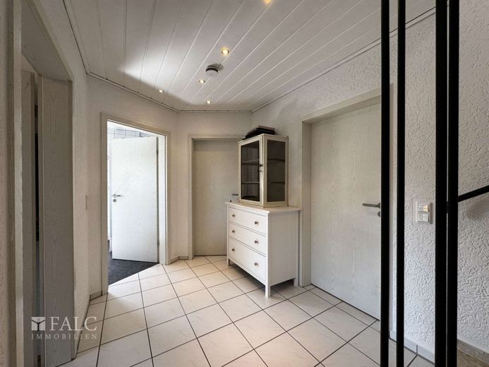 Appelhülsen - 5 Zimmer Doppelhaushälfte mit Garten und Carport – Flur oben