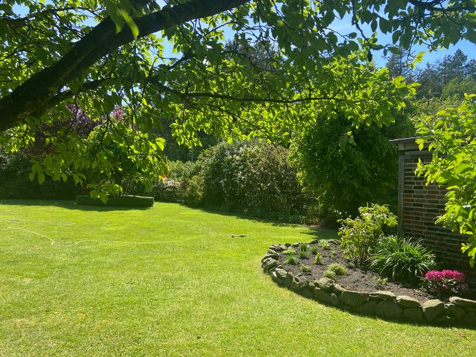 Landhaus "Rose Garden" direkt vor Sylt zu verkaufen! – Garten