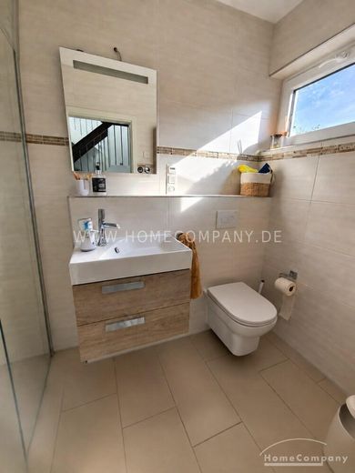 Zeer mooi, comfortabel huis met tuin, ca. 800 m² perceel en dubbele carport – 7e88c3c7dff2dadcb6c3289d4e0ea51f25d7bd05.jpg