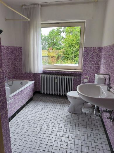 3-Zi-Wohnung Nähe Offlumer See – Badezimmer