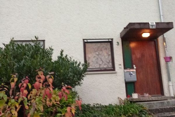 Goed onderhouden huis met tuin en garage, zonder makelaarscourtage