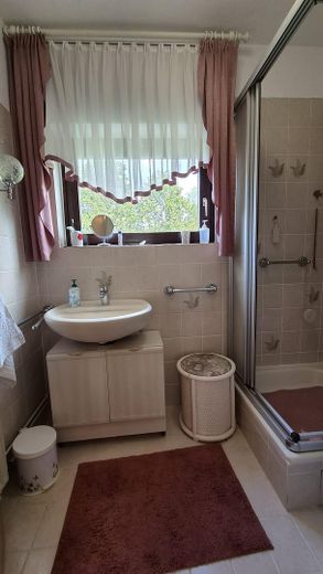 Dom szeregowy w Bad Gandersheim z pięknym ogrodem i piwnicą OD OSOBY PRYWATNEJ! – Duschbad oben Fensterblick