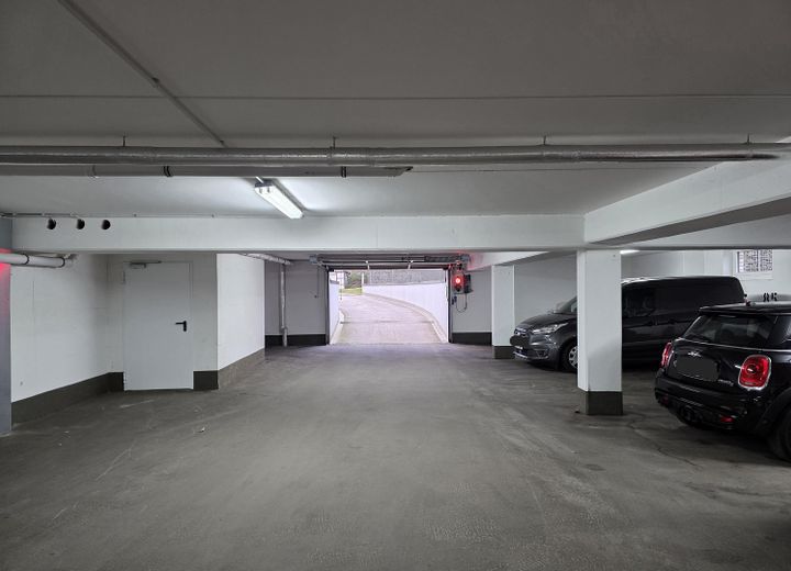 Zentraler Stellplatz - sicher, sauber und nicht öffentlich zugänglich – Ausfahrt