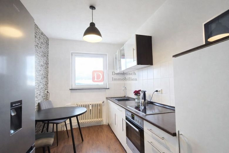 Top!!  3-Zimmer-Wohnung mit Balkon und Taunusblick – Küche - Staging