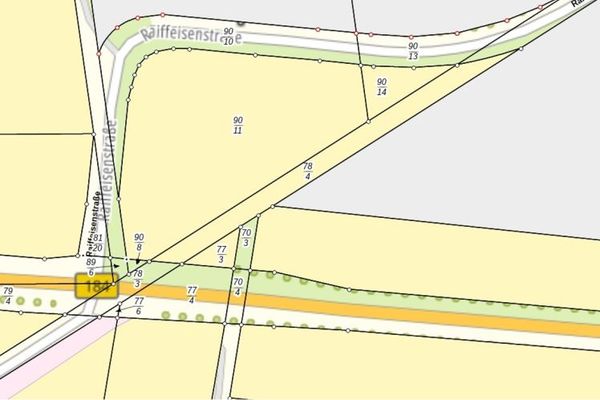 SO terrain commercial à vendre sur la B184 avec droit de jouissance spécial à Delitzsch.