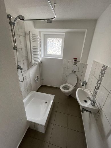 Wunderschöne UG 3-Zimmer-Wohnung im Herzen Villingen-Schwenningens – Bad 