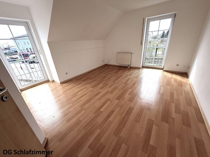 1-gezinshuis in 93333 Neustadt/Do (bj 2003), 120m² woonoppervlakte, 532m² grond en dubbele garage – OG Schlafen
