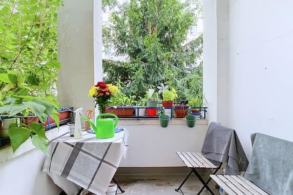 Südbalkon ins Grüne, super Schnitt, Wannenbad, Wohnküche, voll möbliert