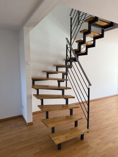 Echtholztreppe u. Alu-Geländer