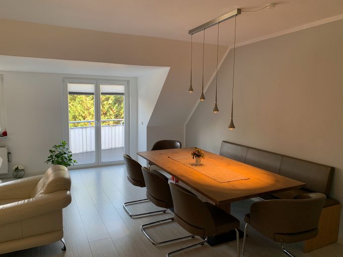 4-Zi.-Maisonette inkl. Garage in Frankfurt – Top-Rendite (5,5 %) oder Eigenbedarf möglich! – Wohnbereich