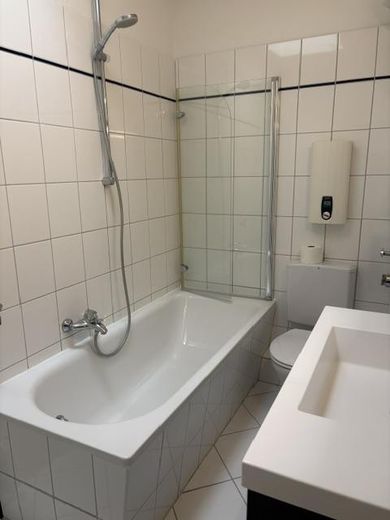 Hamburg Bergstedt’te geniş güneybatı sundurmalı ve yeşil manzaralı 2 odalı daire, 2. kat (son kat) – Fotoğraf 8