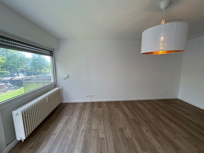 Modernisiertes Wohnzimmer