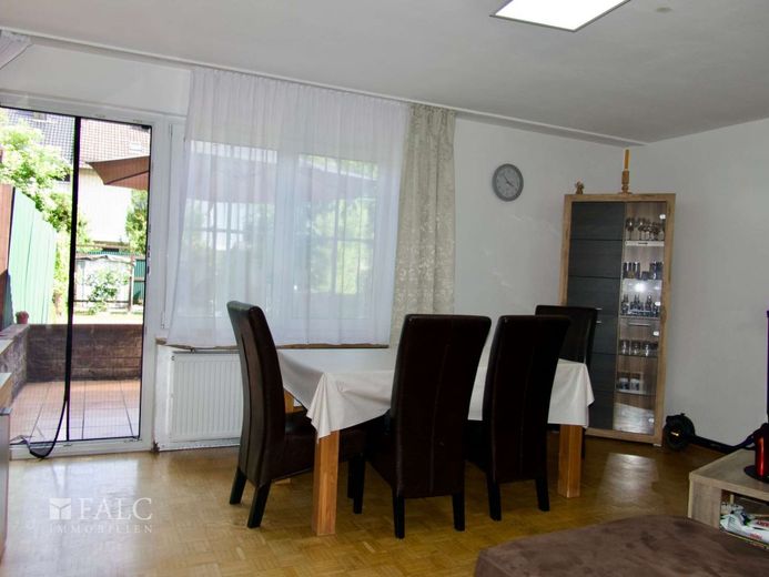 Einfach Mehr: RMH, Garten, Garage. Zu Fuß zur AUDI AG-A1 und SMP. Top-Lage-Ausstattung-Zustand. – Essen-Wohnen-Terrasse