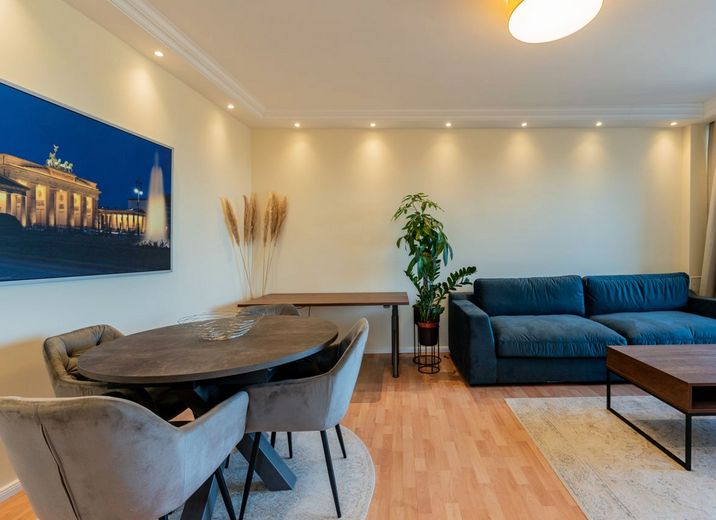 Appartamento completamente ristrutturato al 7° piano con balcone e vista panoramica – libero e senza provvigione – 1