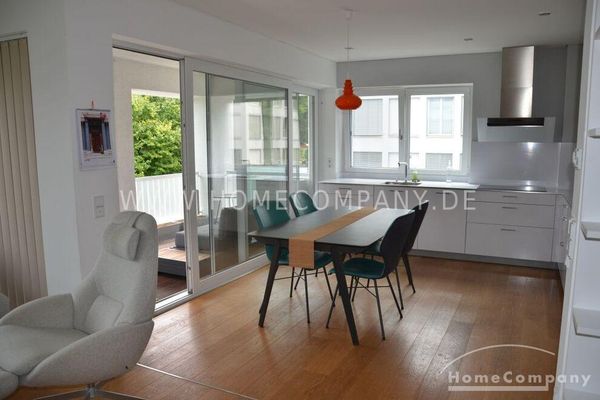 Hochwertige, geschmackvoll und komplett ausgestattete 4 Zi. Whg, 2 Bäder, offene, moderne Ausstattung/Möblierung, Loggia, 2 Stellplätze.