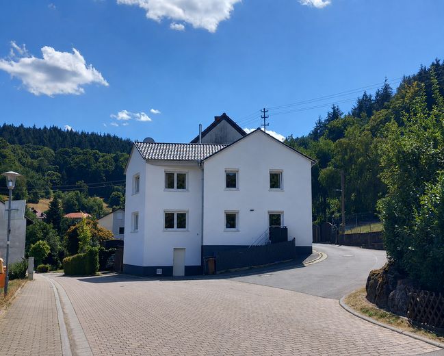 Kernsaniertes Einfamilienhaus mit Ausblick in ruhiger Lage – Foto 1