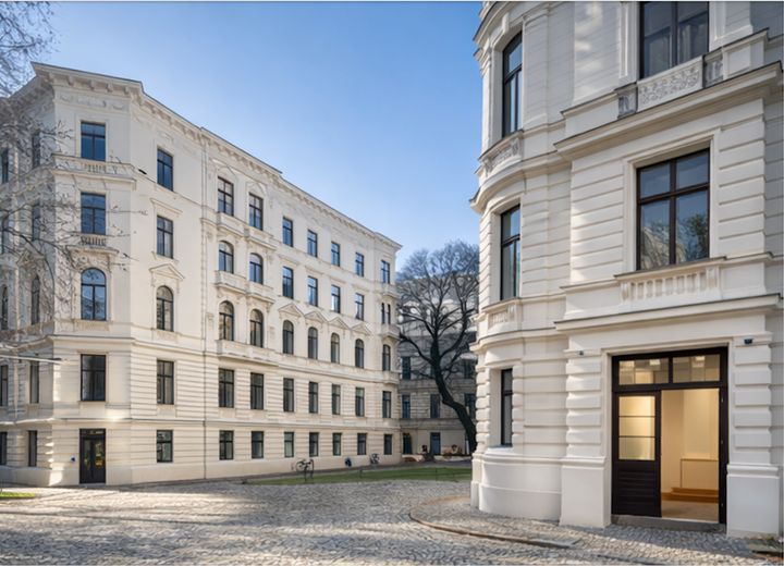 Loft-Teil-/Gewerbeeinheit im berühmten Riehmers Hofgarten mit zwei Terrassen – Riehmers Hofgärten