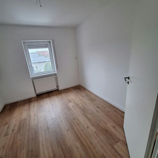 Frisch sanierte, helle 2-Zimmer-Wohnung in Ketsch – Schlafzimmer