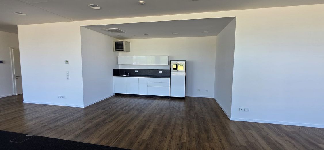 Moderne, lichtdurchflutete Bürofläche, 5 Stellplätze, repräsentativ, barrierefrei, sofort verfügbar – Foto 12