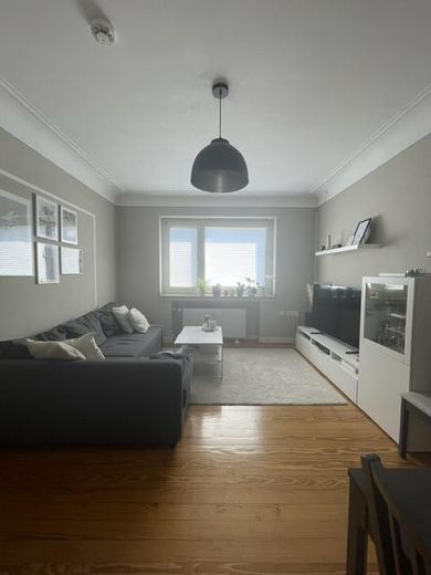 Sehr schöne 3-Zimmerwohnung mit Balkon in Eller! Bad mit Tageslichtfenster – Wohnzimmer