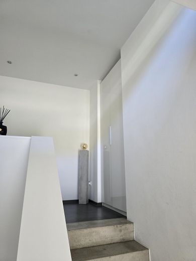 Panoramablick trifft moderne Architektur · Südhanglage · PV · Wärmepumpe · Doppelgarage  KFW55 – Foto 36