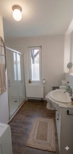 Idyllisches Zweifamilienhaus vor den Toren Stralsunds mit traumhaft großem Garten – Badezimmer EG