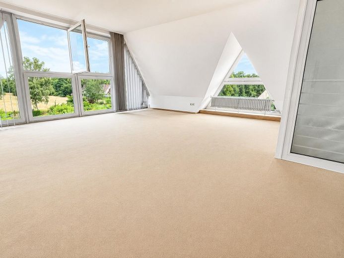 Tranquilo dúplex de 5 habitaciones en 3 niveles | 130 m² | Amplias vistas a zonas verdes | Plaza de aparcamiento | Sin comisión – Foto 4