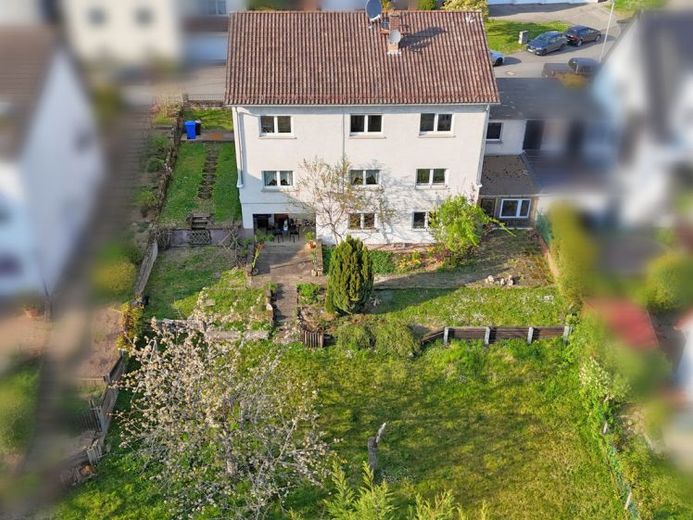 Mehrfamilienhaus mit Bauplatz in Ruppertshain – Foto 1