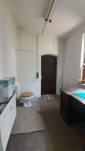 Inmueble de inversión: edificio plurifamiliar con unidad comercial - alquilado, se vende por motivos de edad – Gewerbeeinheit, WC
