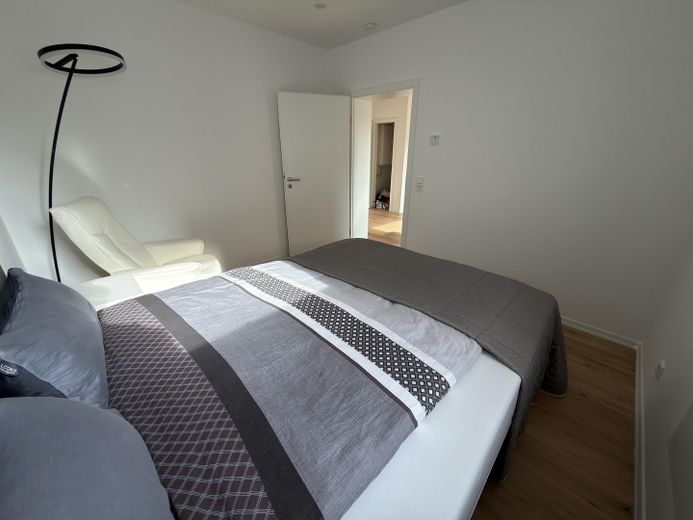 Kernsaniertes ZFH – 2 vermietbare Whg., Energieklasse A, 1.450 € Sollmiete – Schlafzimmer EG