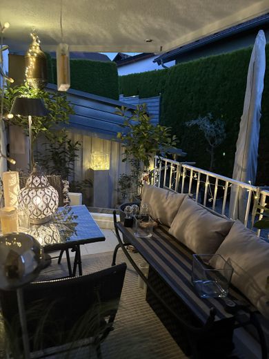 Escl. piano terra HH /appartamento e apt., garage, giardino, camino, RISCALDAMENTO NUOVO PREZZO SU RICHIESTA – Balkonzugang Garten